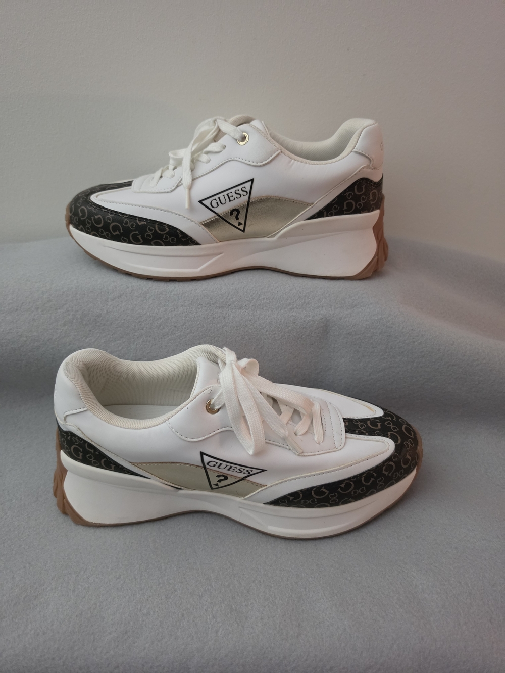 GUESS Size 9 Women’s White and Brown Logo Platform Sneakers